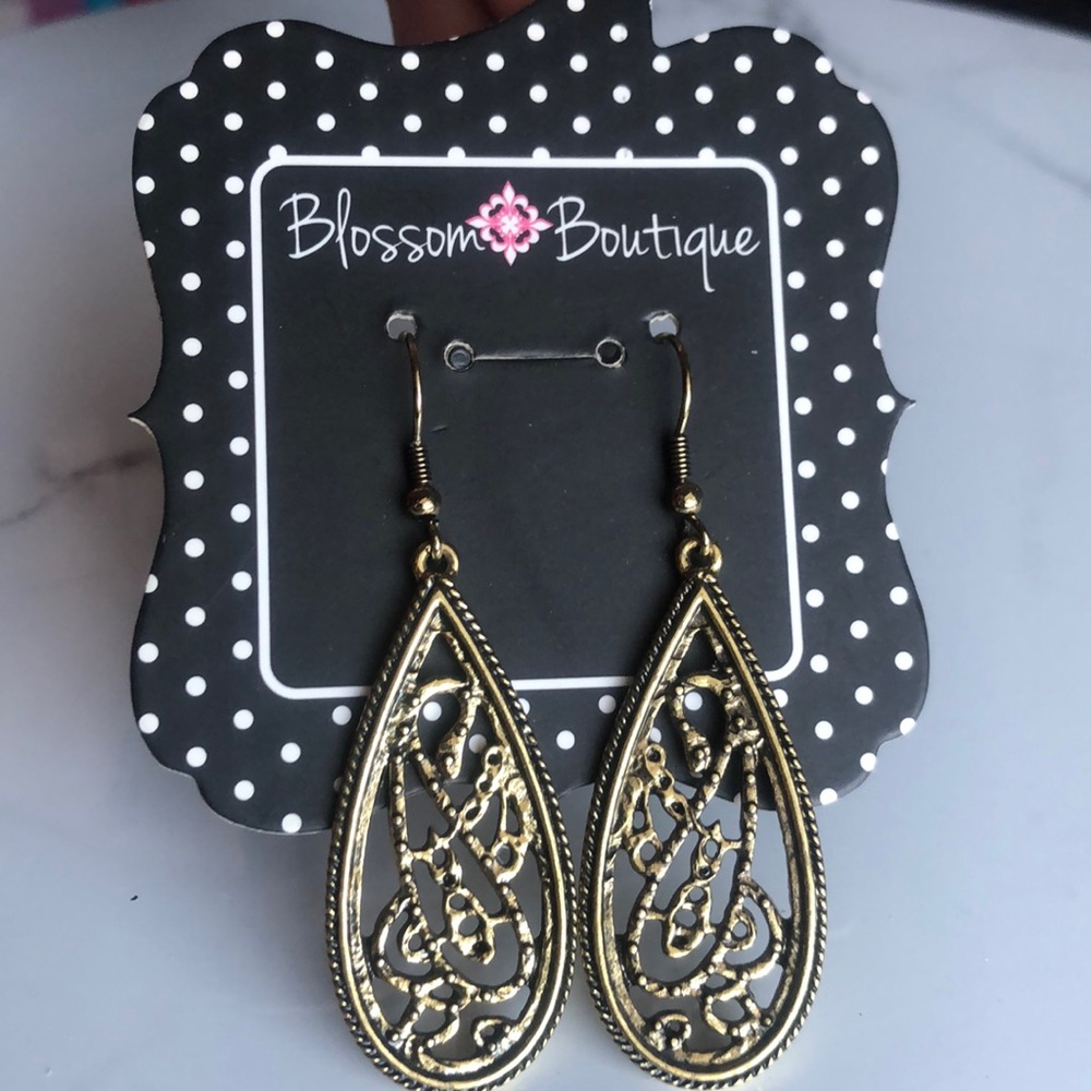 NEW Teardrop Gold Earrings